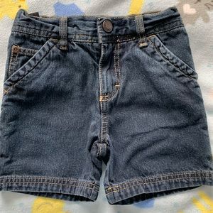Cute jean shorts..